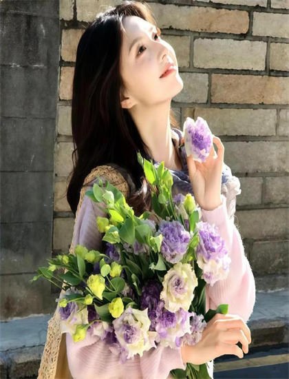 文化研究：《涨潮》如何展现细节的精心设计与隐藏寓意 探索文化表达的多种形式